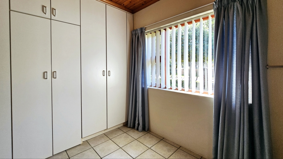 7 Bedroom Property for Sale in Oyster Bay Eastern Cape